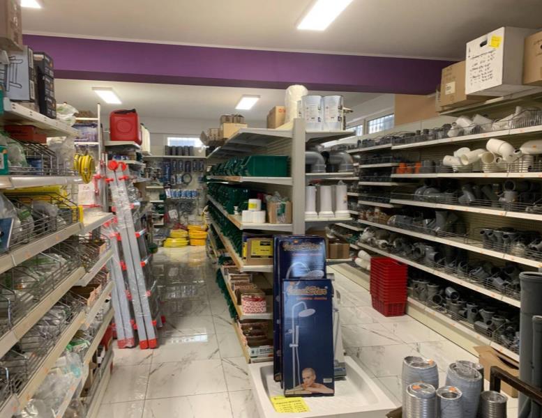 negozio in vendita a Roma in zona Prenestino-Centocelle