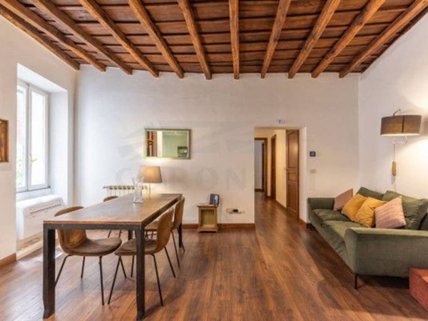 appartamento in vendita a Roma in zona Parione/Sant'Eustachio
