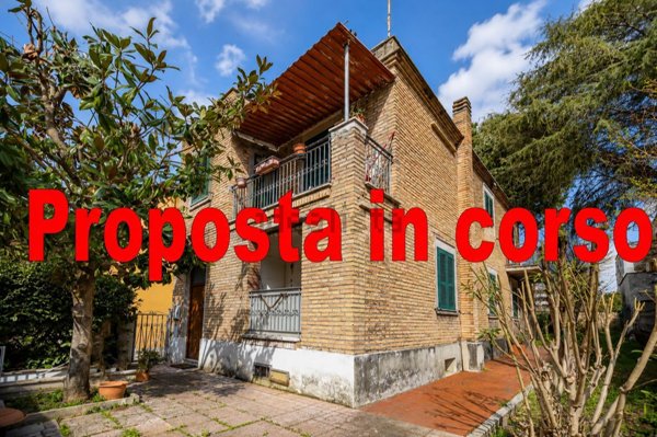 esavano in vendita a Roma in zona Torrevecchia