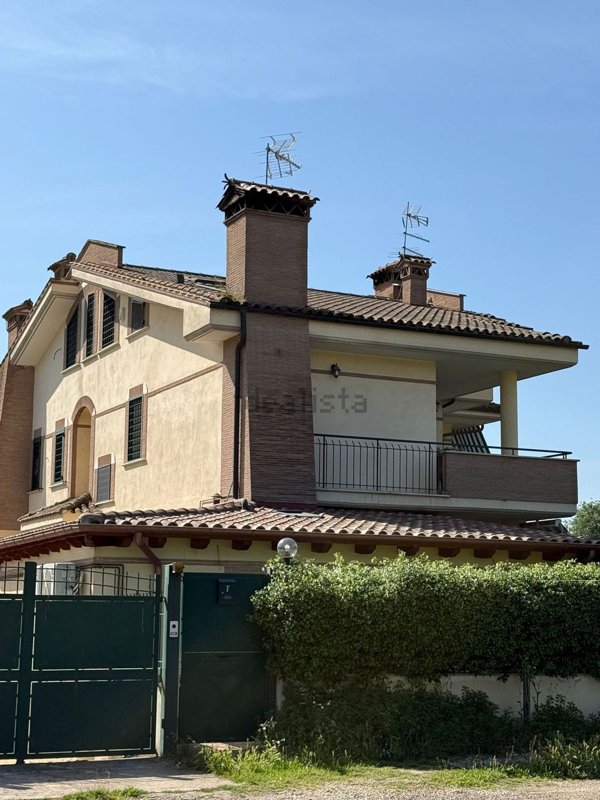 casa indipendente in vendita a Roma in zona Torre Gaia