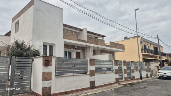 appartamento in vendita a Roma in zona Finocchio