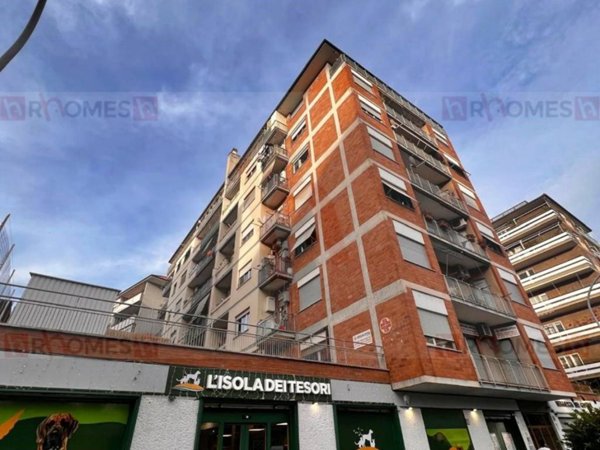 appartamento in vendita a Roma in zona Appio Claudio