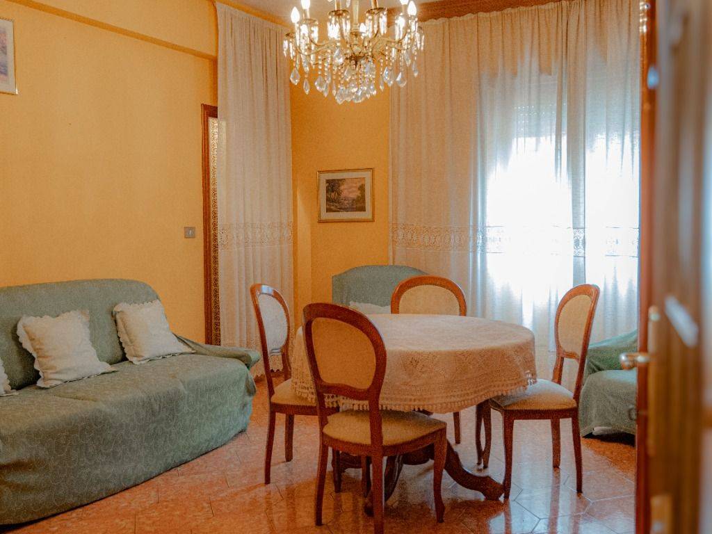 appartamento in vendita a Roma in zona Torre Spaccata