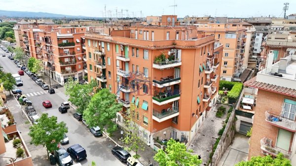 appartamento in vendita a Roma in zona Tuscolano