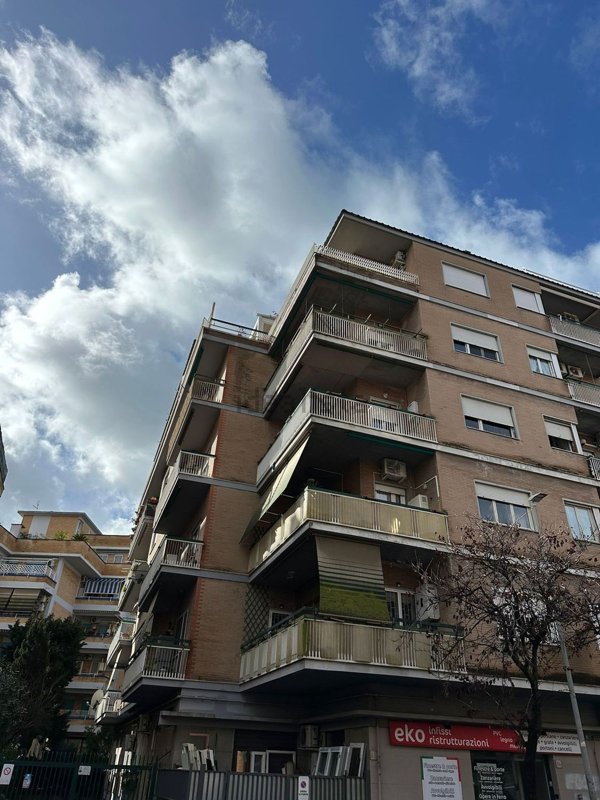 appartamento in vendita a Roma in zona Ostia