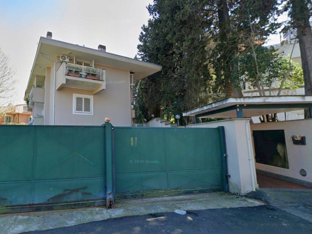 appartamento in vendita a Roma in zona Tomba di Nerone