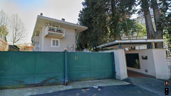appartamento in vendita a Roma in zona Tomba di Nerone