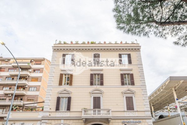 locale commerciale in vendita a Roma