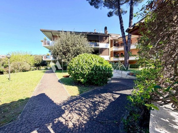 appartamento in vendita a Roma in zona Grottarossa