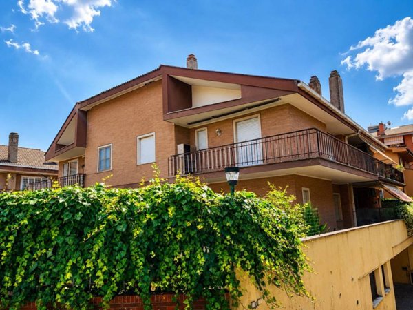 casa indipendente in vendita a Roma in zona Romanina