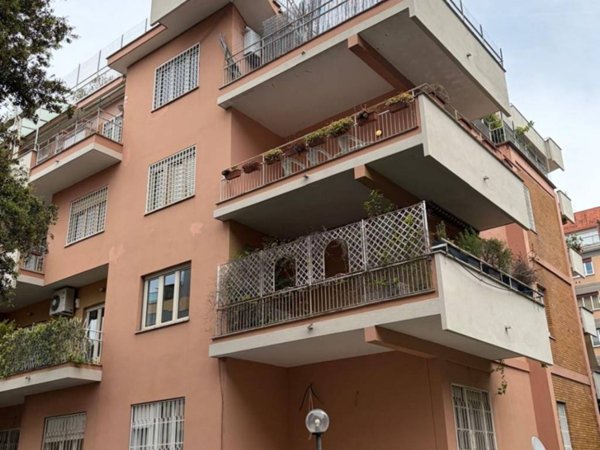 appartamento in vendita a Roma in zona Tor di Quinto
