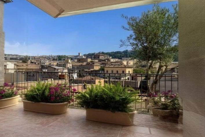 appartamento in vendita a Roma in zona Castro Pretorio