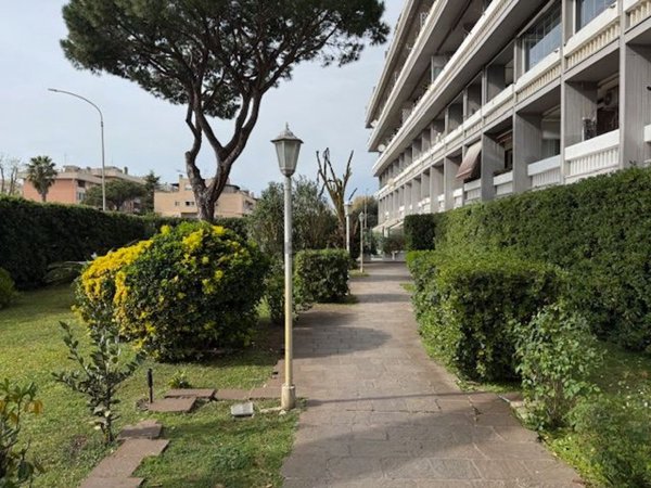 appartamento in vendita a Roma in zona Ostia