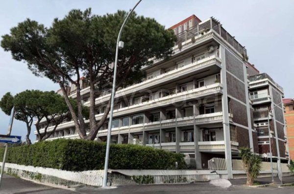 appartamento in vendita a Roma in zona Ostia