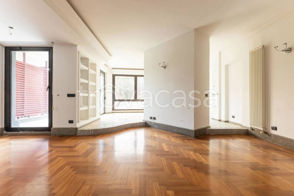 appartamento in vendita a Roma in zona Ardeatino