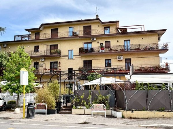 appartamento in vendita a Roma in zona Prima Porta
