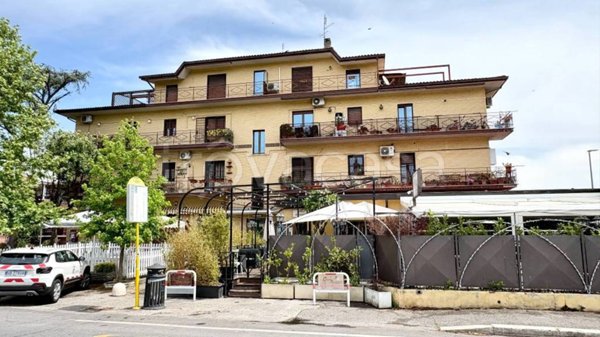 appartamento in vendita a Roma in zona Valle Muricana