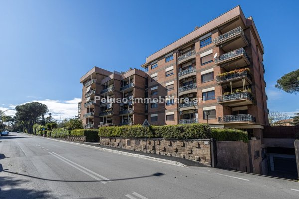 appartamento in vendita a Roma in zona Giuliano Dalmata