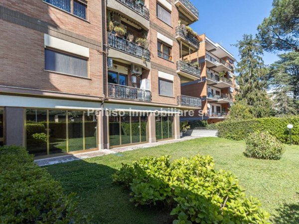 appartamento in vendita a Roma in zona Giuliano Dalmata