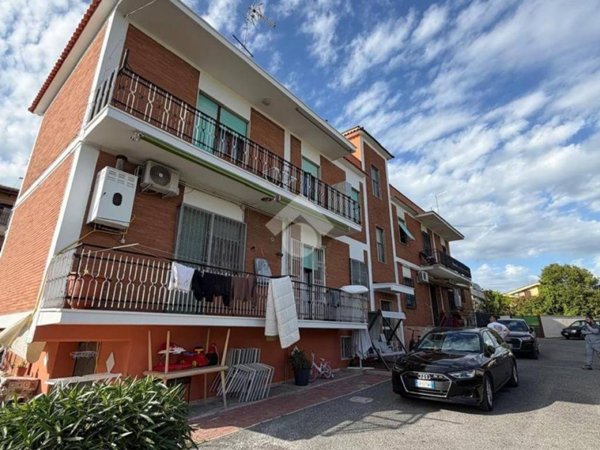 appartamento in vendita a Roma in zona Castelverde