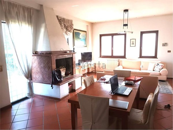 casa indipendente in vendita a Roma in zona Infernetto