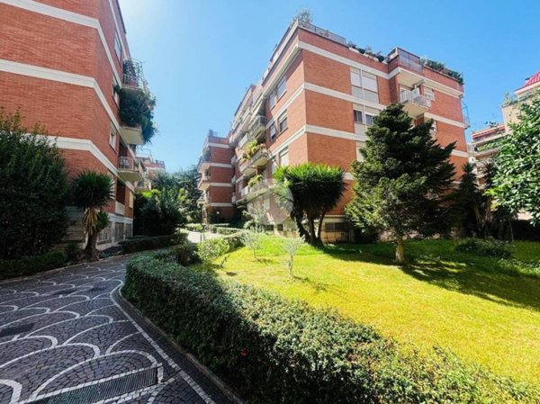 appartamento in vendita a Roma in zona EUR