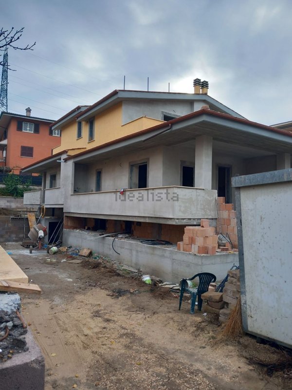 casa indipendente in vendita a Roma in zona Valle Muricana