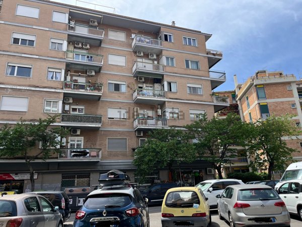 appartamento in vendita a Roma in zona Ostia