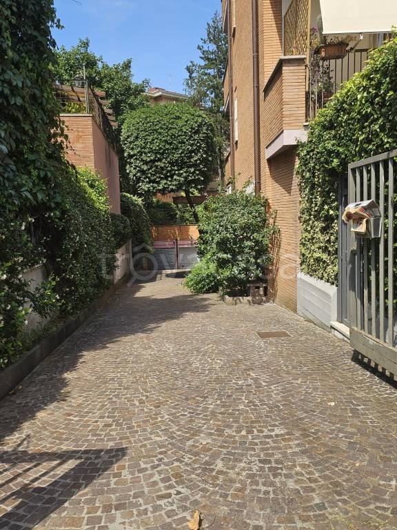 appartamento in vendita a Roma in zona Tor di Quinto