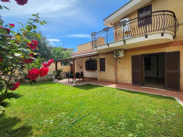 appartamento in vendita a Roma in zona Piana del Sole