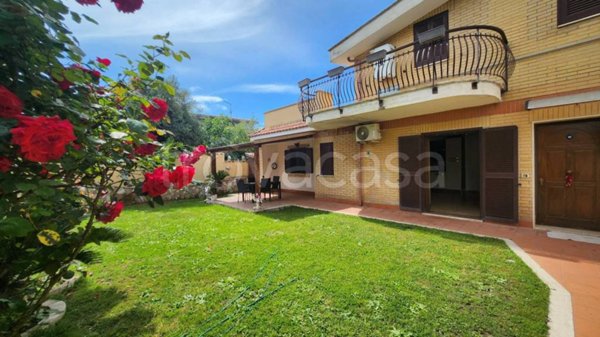 appartamento in vendita a Roma in zona Piana del Sole