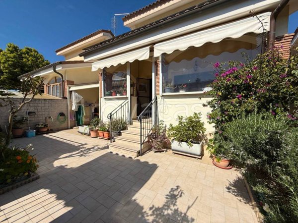 casa indipendente in vendita a Roma