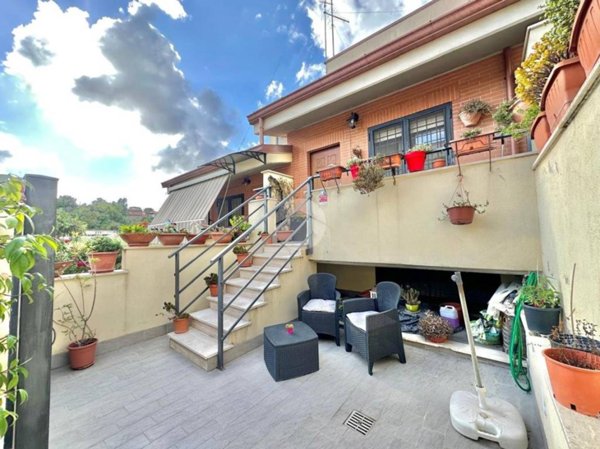 casa indipendente in vendita a Roma in zona Ostia