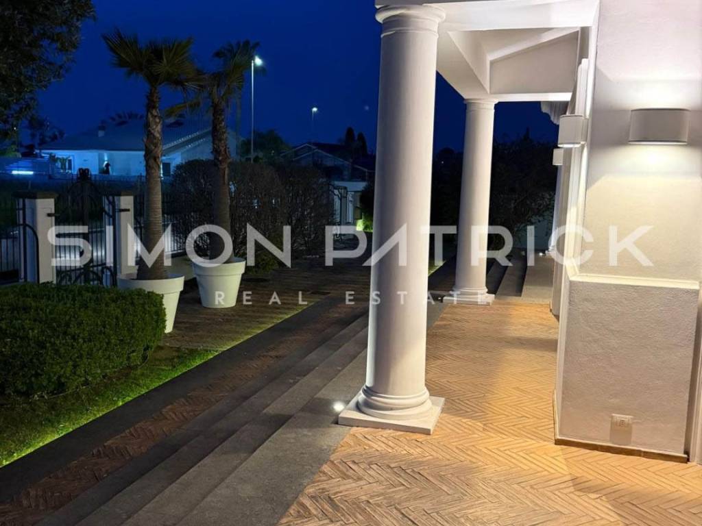 casa indipendente in vendita a Roma in zona Casal Palocco