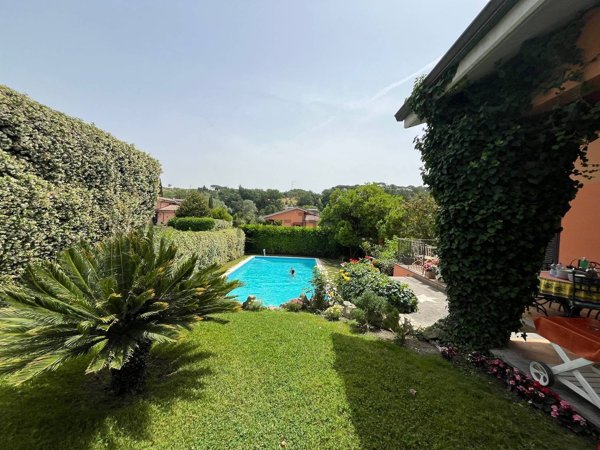 casa indipendente in vendita a Roma