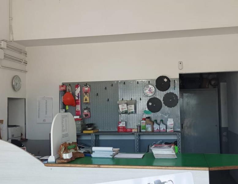 locale di sgombero in vendita a Roma in zona Ardeatino