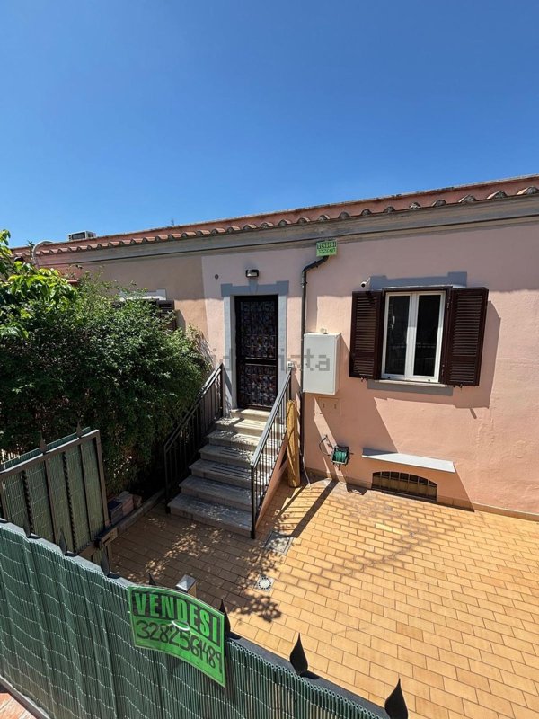 casa indipendente in vendita a Roma