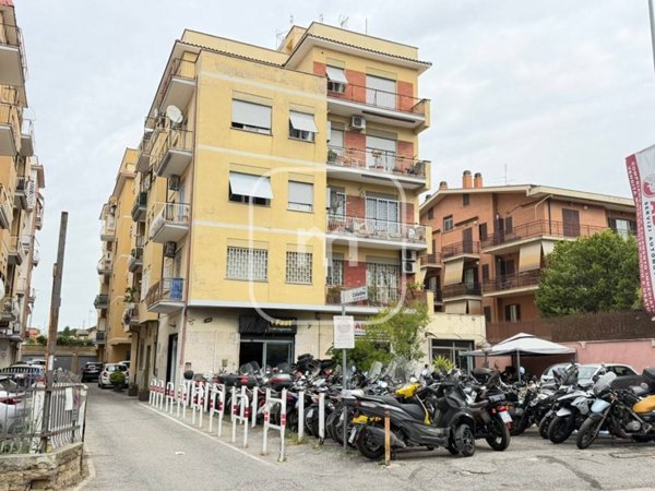 appartamento in vendita a Roma in zona Ponte di Nona