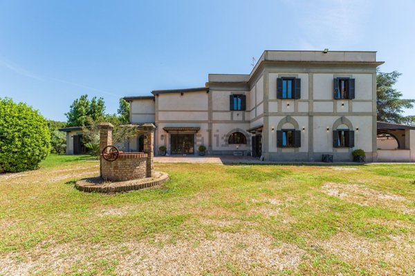 casa indipendente in vendita a Roma in zona Giuliano Dalmata