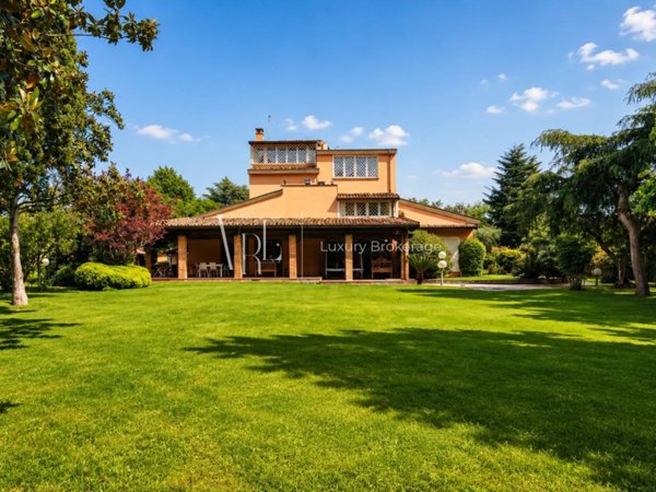 villa in vendita a Roma in zona Centro Storico