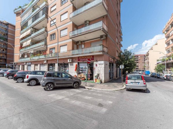 negozio in vendita a Roma in zona Pietralata
