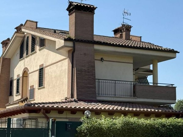 casa indipendente in vendita a Roma in zona Tor Vergata/Torrenova
