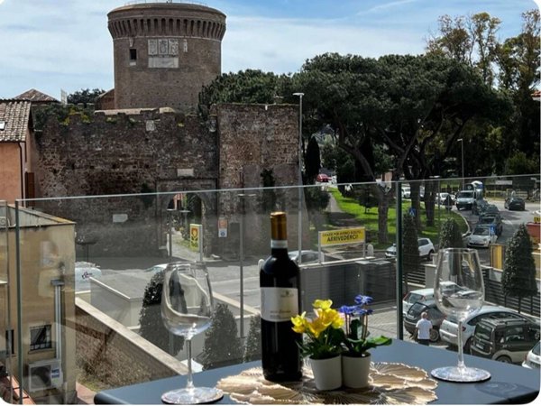 appartamento in vendita a Roma in zona Ostia Antica