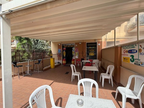 negozio in vendita a Roma in zona Primavalle