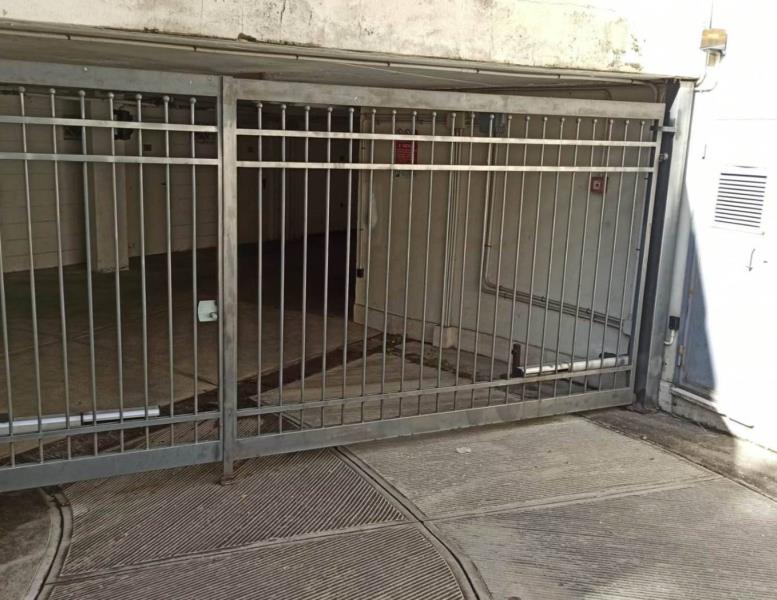 locale di sgombero in vendita a Roma in zona Sette Bagni