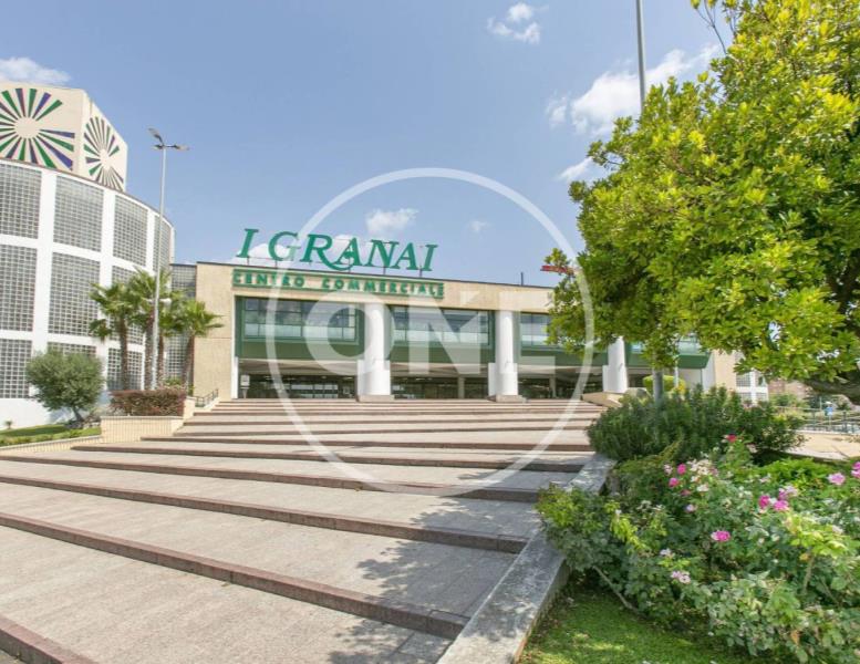 locale commerciale in vendita a Roma in zona Ardeatino