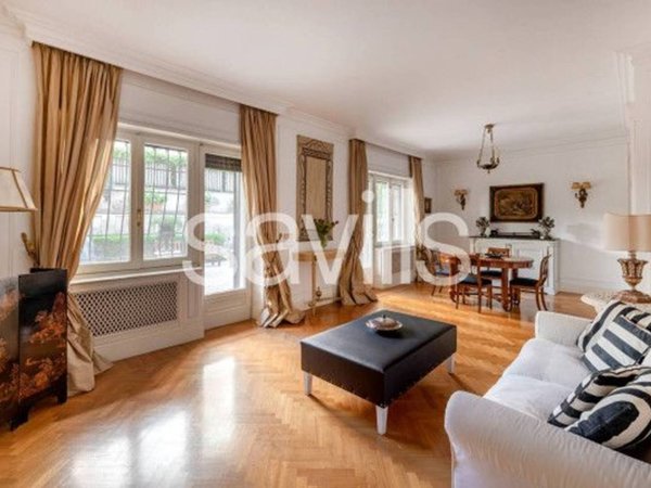 appartamento in vendita a Roma in zona EUR