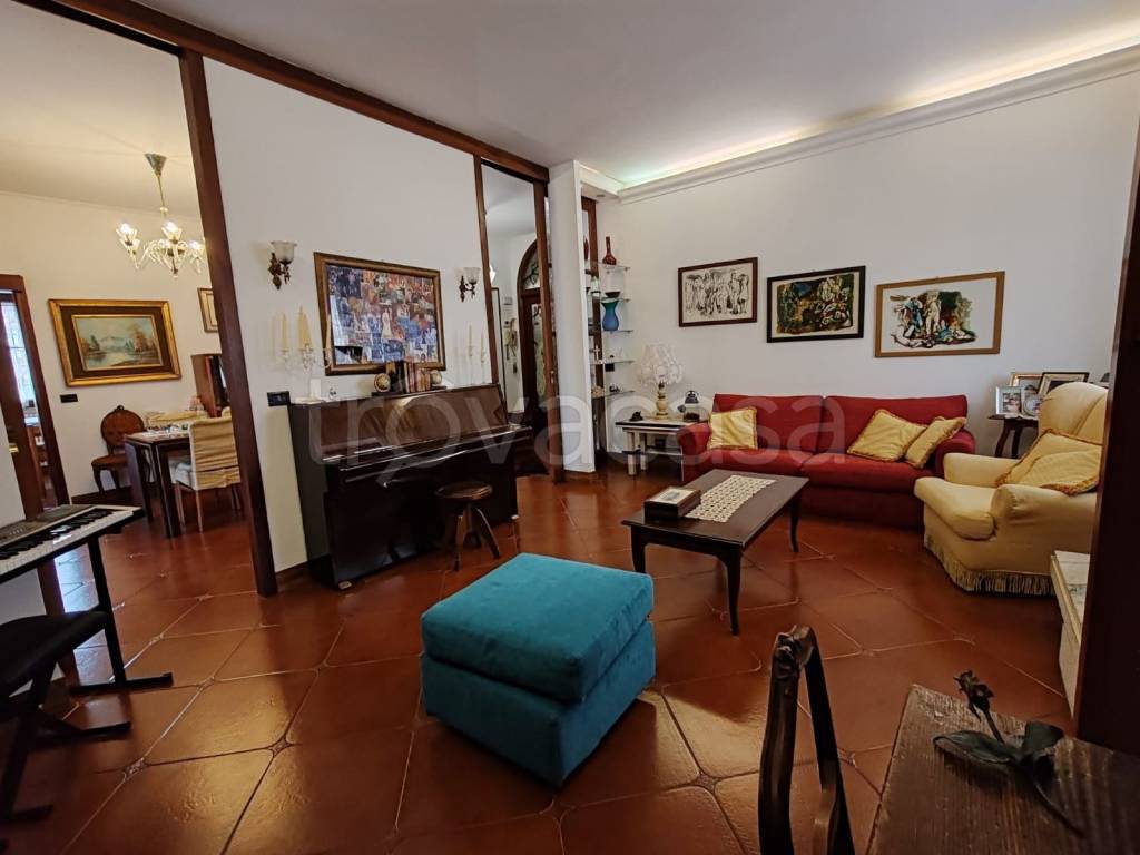 appartamento in vendita a Roma in zona Acilia