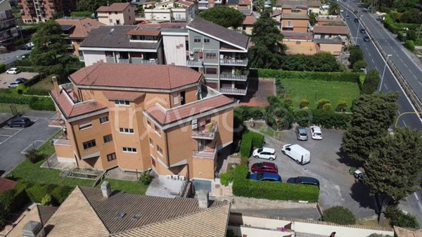 appartamento in vendita a Roma in zona Casal Morena