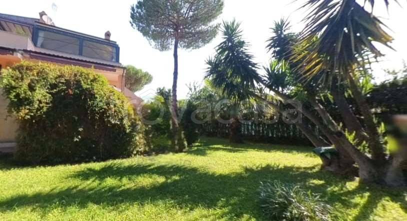 casa indipendente in vendita a Roma in zona Romanina